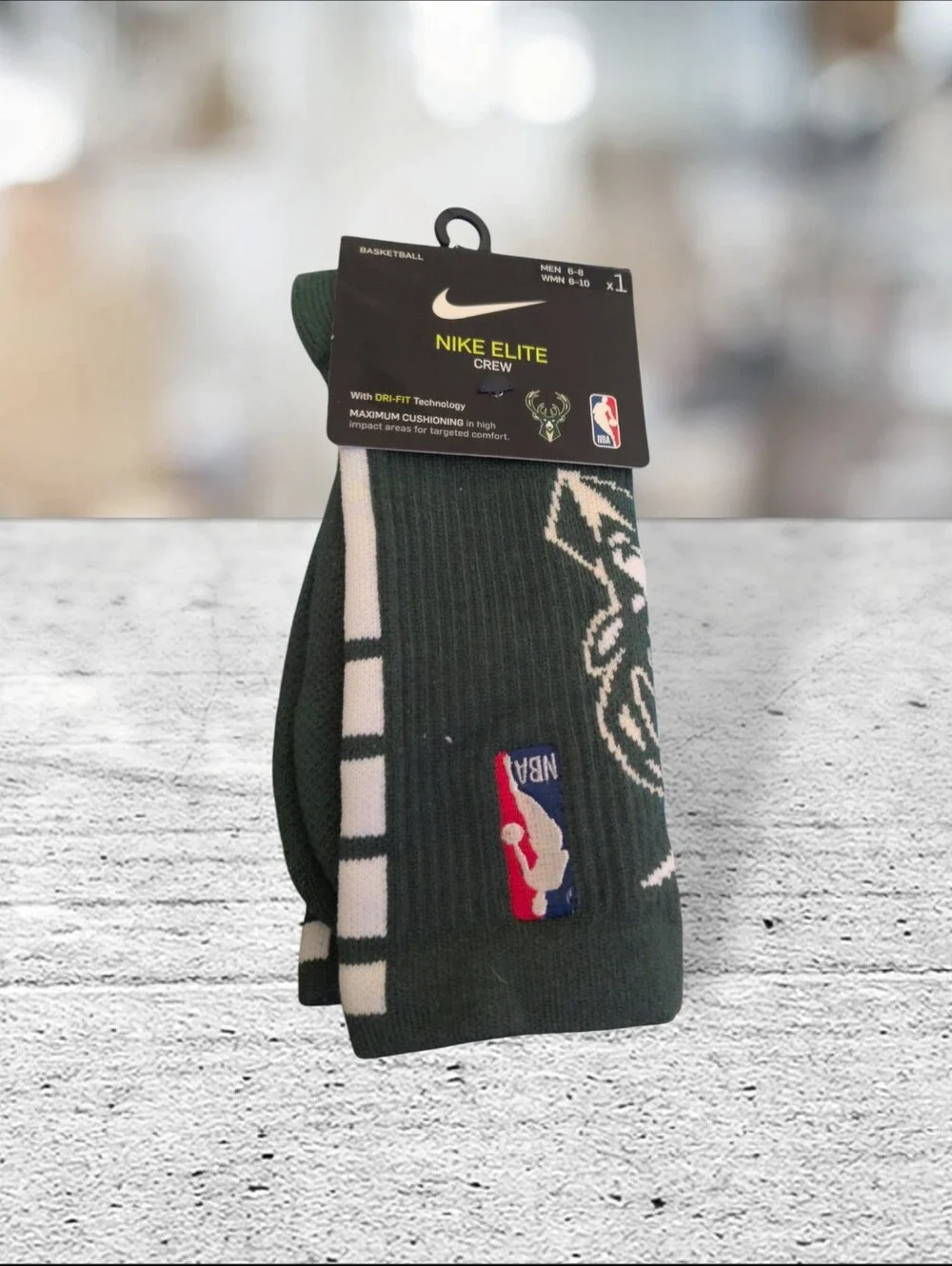 Nike Crew Basketball Socks Unisex  Mens 6-8 W 6-10 Green. Milwaukee
